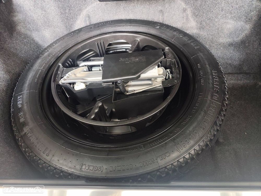 Mercedes-Benz E 250 BlueTEC Avantgarde Auto. - 17