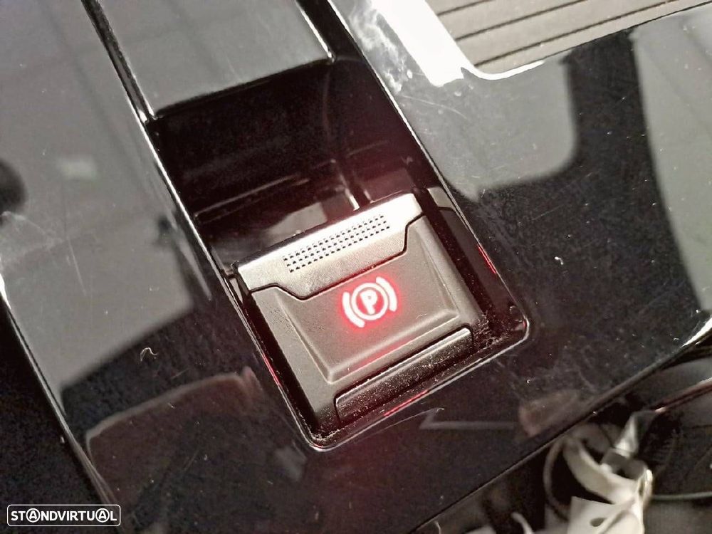 Opel Astra 1.2 T GS Aut. - 24