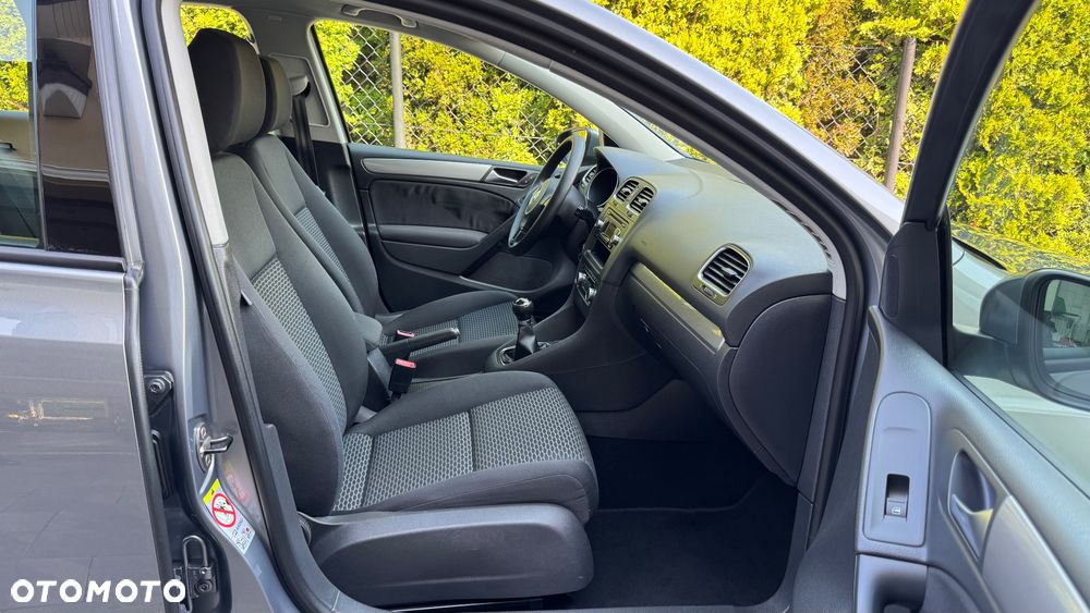 Volkswagen Golf 1.6 Comfortline - 24