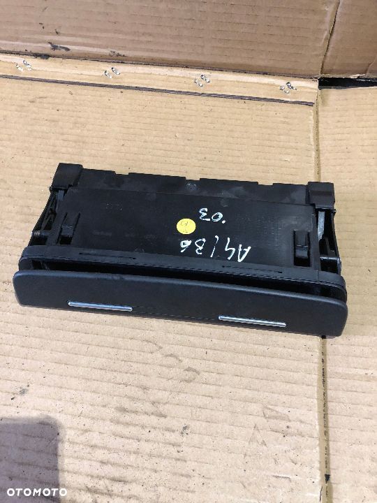 SCHOWEK PÓŁKA KONSOLI AUDI A4 B6 B7 8H0857058F - 1