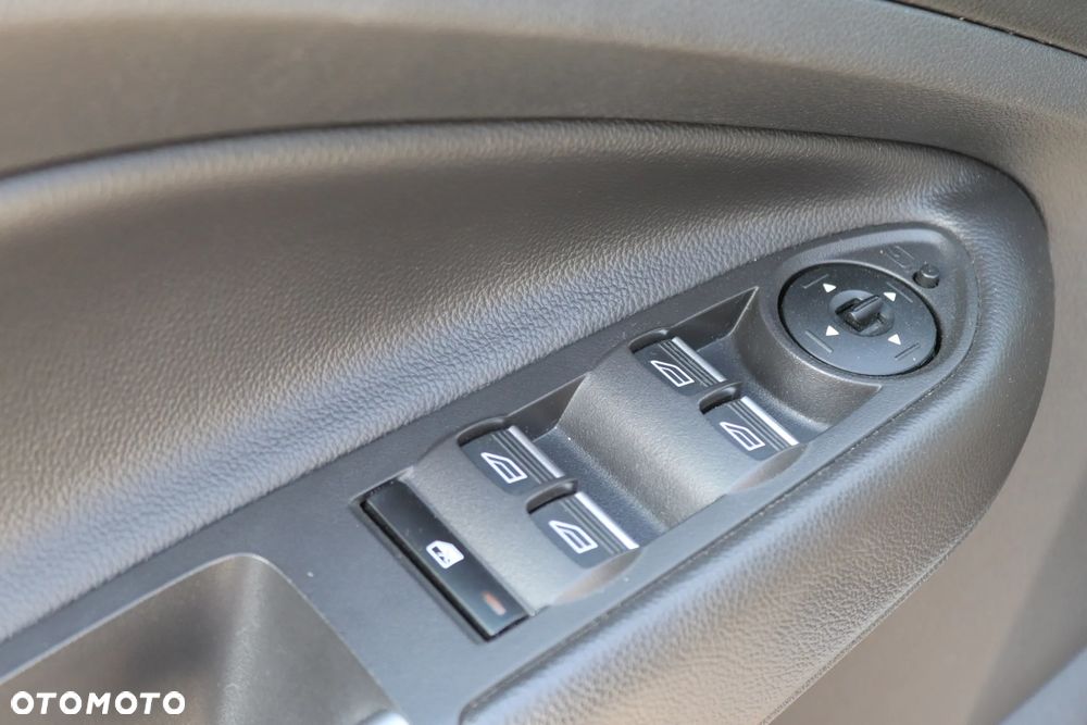 Ford Kuga 2.0 TDCi 2x4 Business Edition - 34