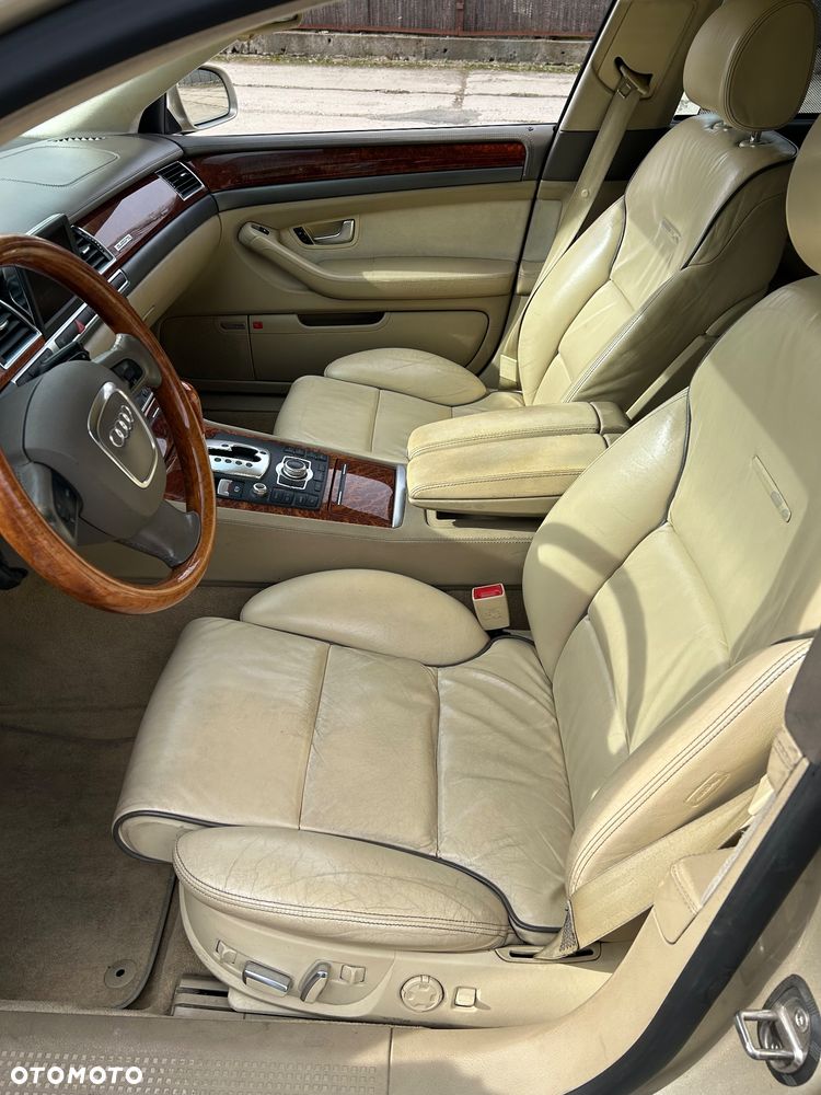 Audi A8 4.2 L Quattro - 7
