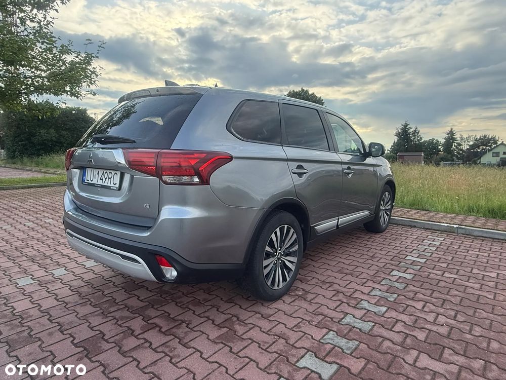 Mitsubishi Outlander - 9