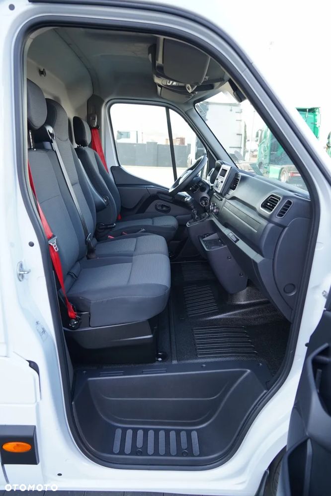 Renault MASTER / BLASZAK / FURGON / 2023 - 35