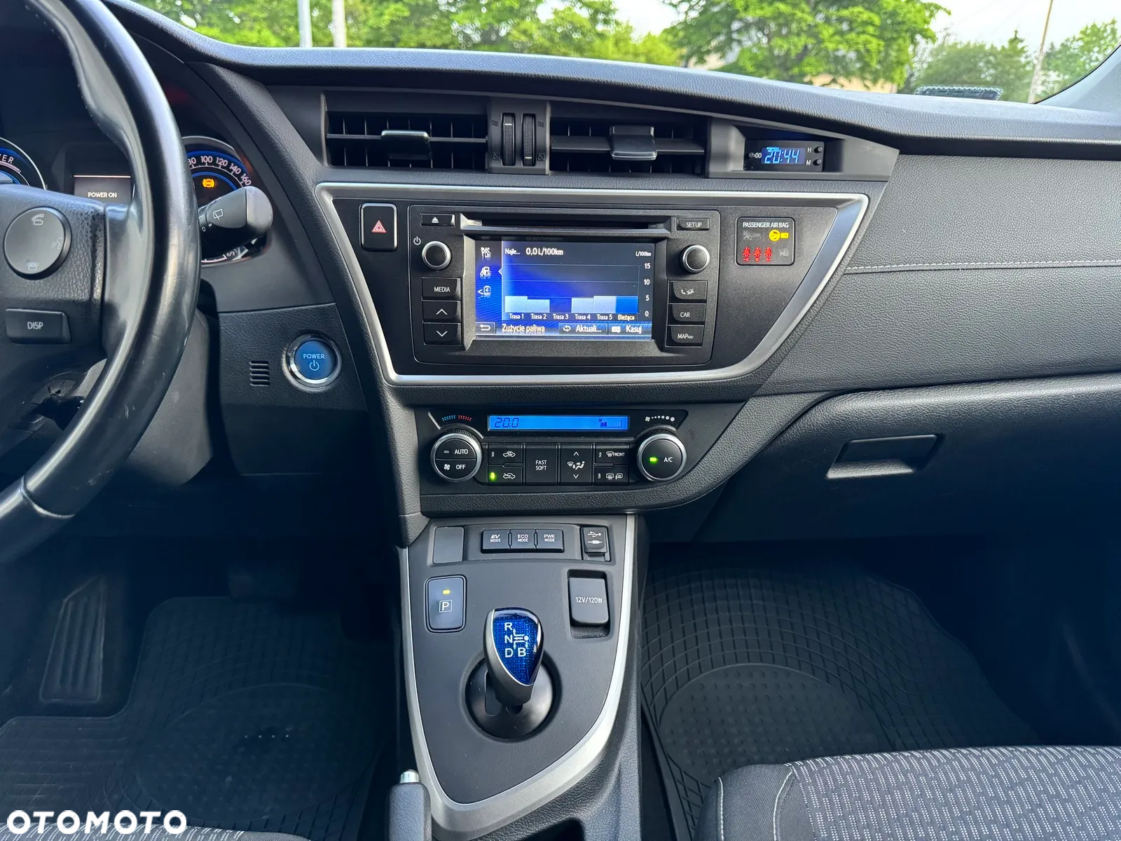 Toyota Auris Hybrid 135 Premium - 13