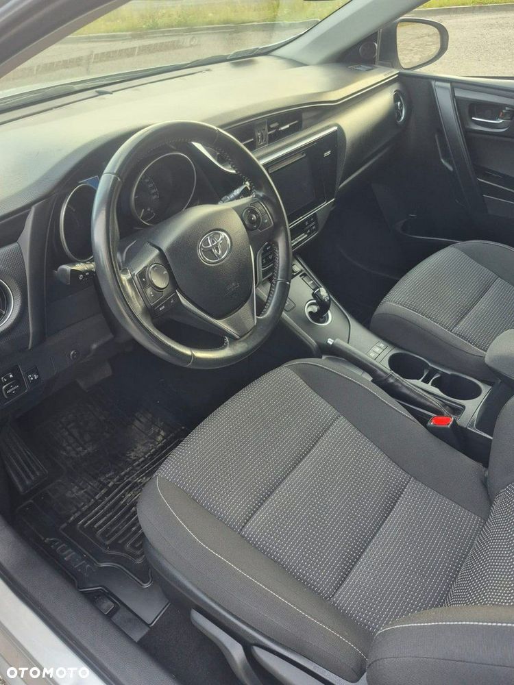 Toyota Auris - 12