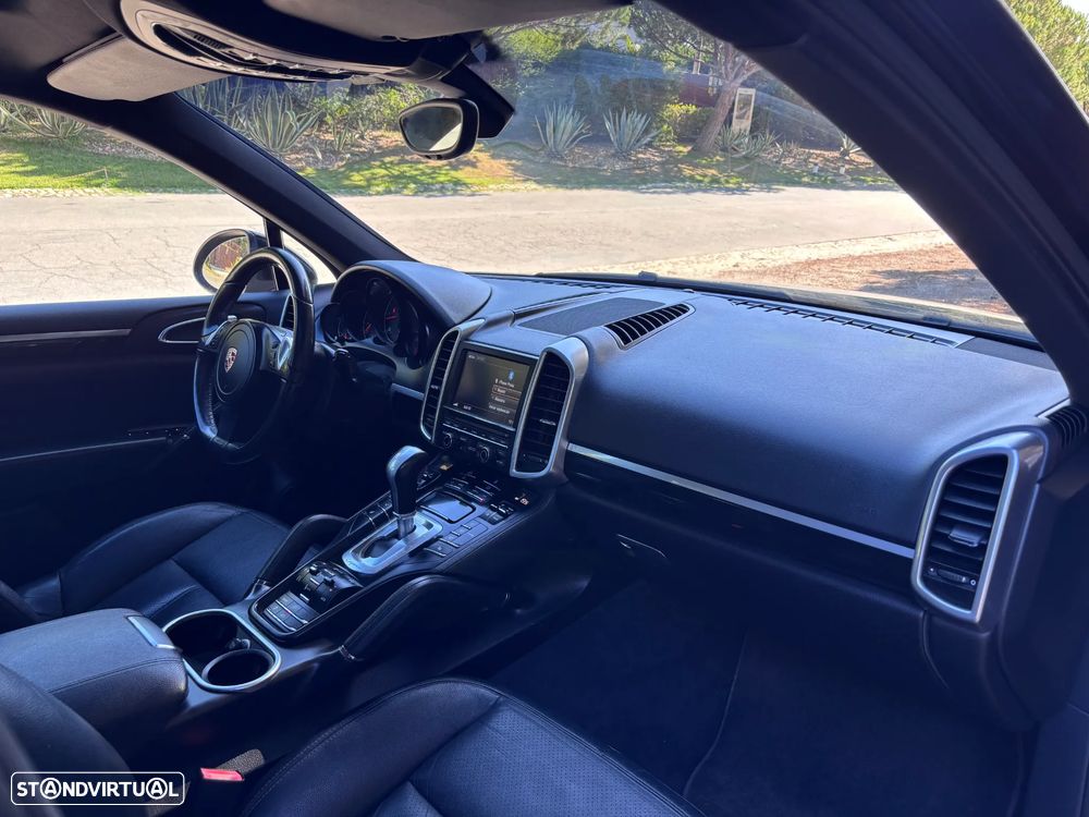 Porsche Cayenne 3.0 V6 - 12