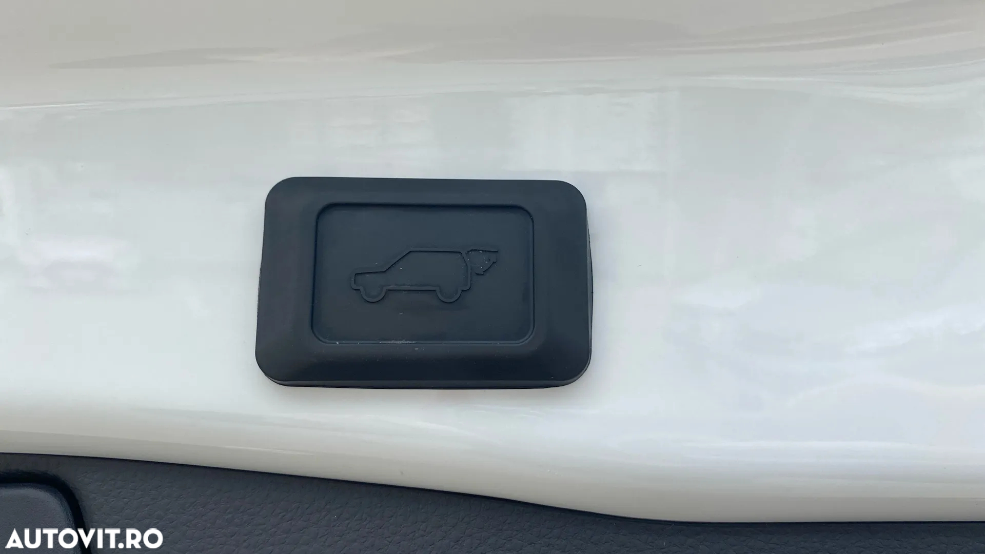 Toyota RAV4 2.5 Hybrid VVT-iE 4x4 Luxury - 23