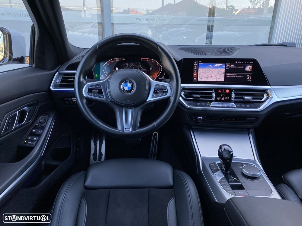 BMW 318 d Pack Desportivo M Auto - 13