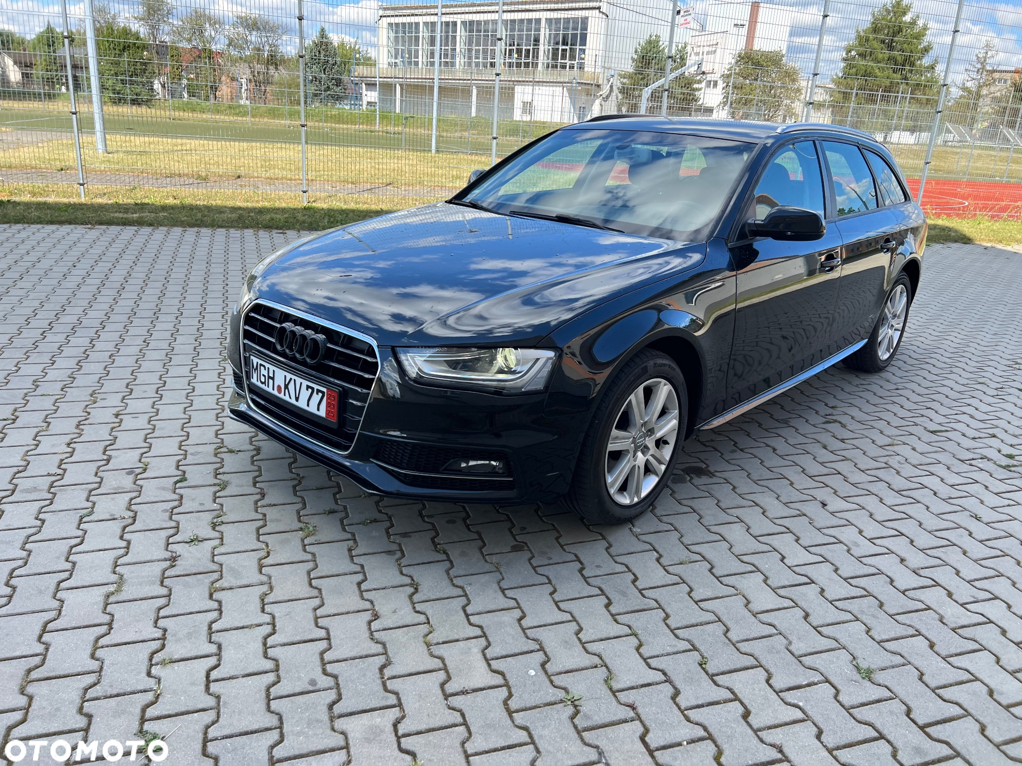 Audi A4 2.0 TDI DPF clean diesel S line Sportpaket - 13