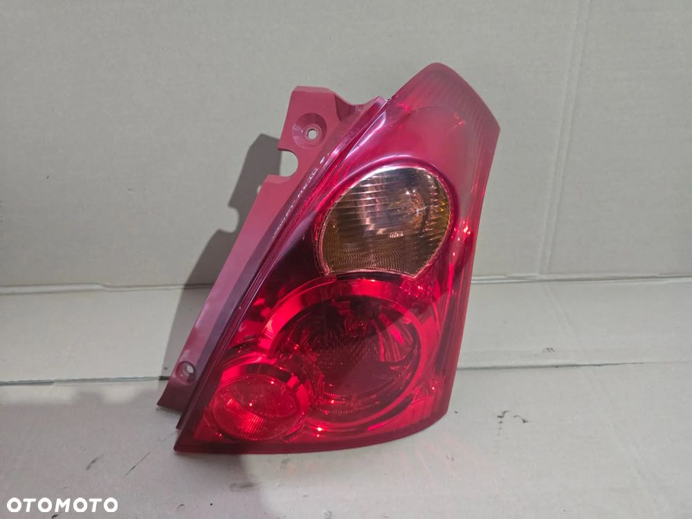LAMPA PRAWA TYŁ TYLNA SUZUKI SWIFT MK6 SPORT EUROPA - 1