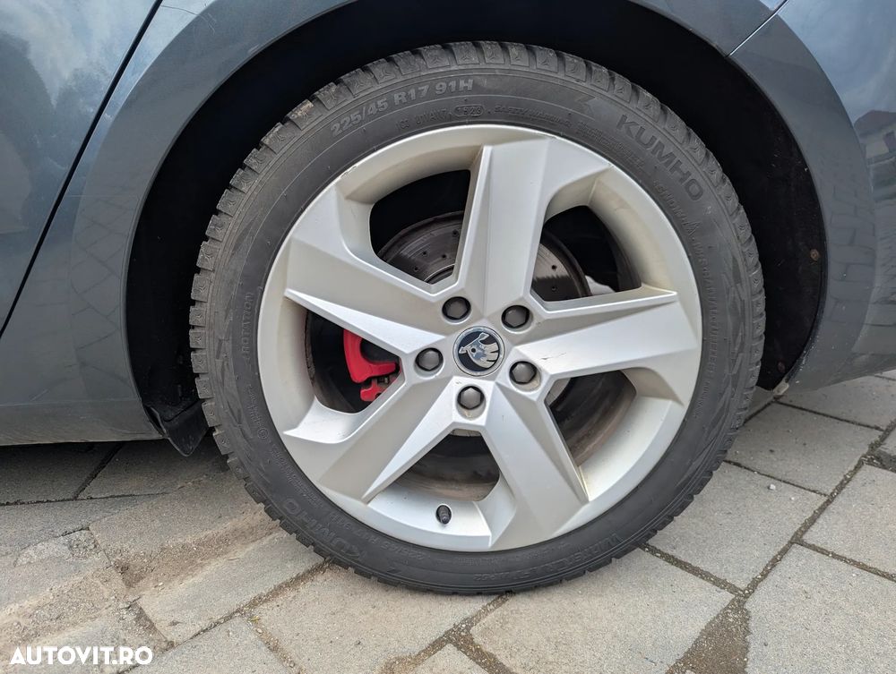 Skoda Octavia 2.0 TDI DSG RS - 12