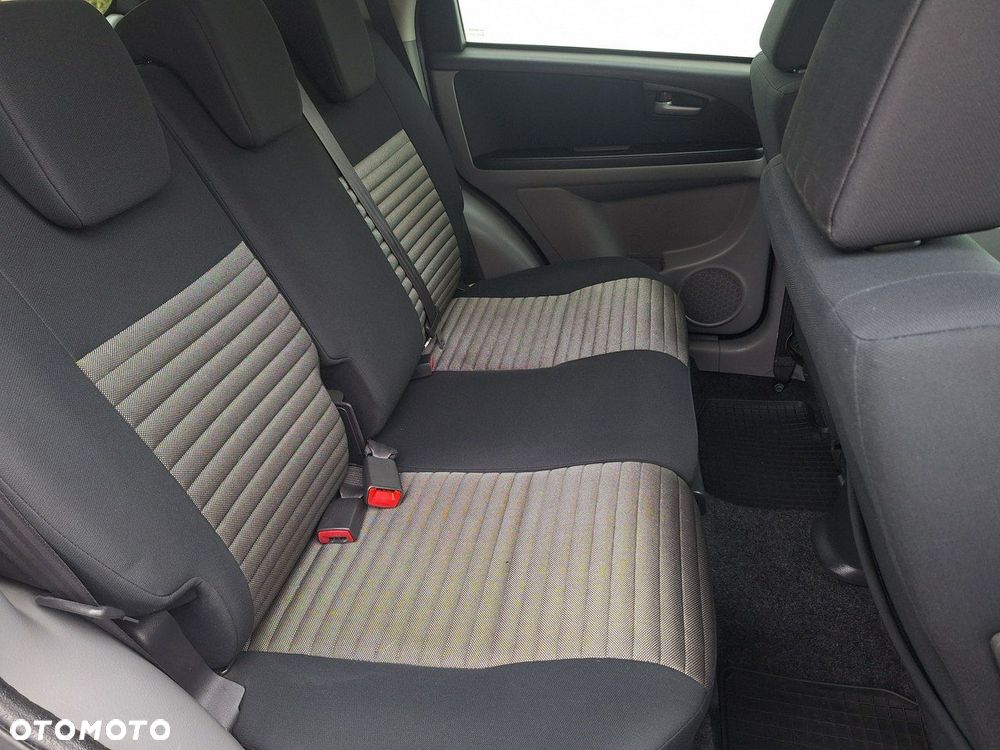 Suzuki SX4 - 10