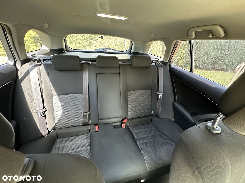 Toyota Avensis - 7