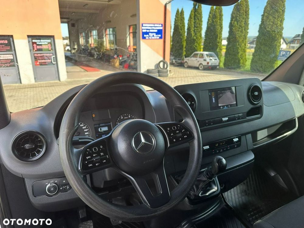 Mercedes-Benz Sprinter - 18