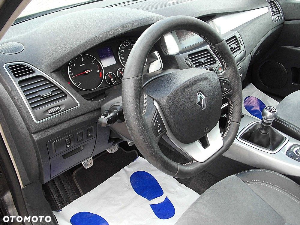 Renault Laguna dCi 180 FAP GT - 8