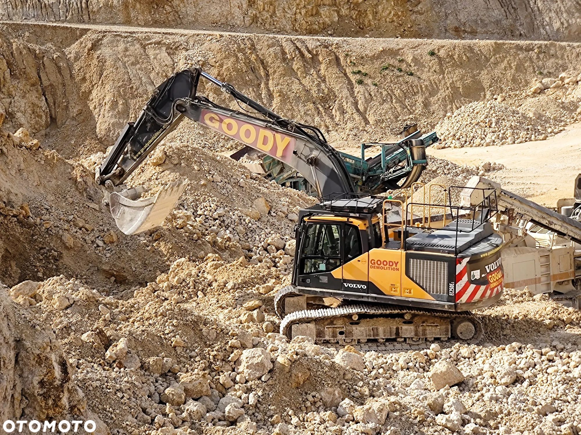 Volvo EC 250 EL - 1