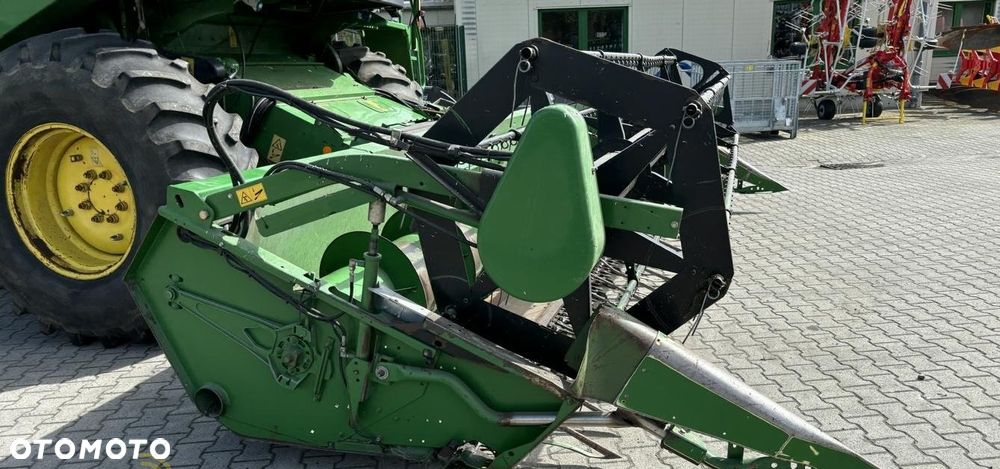 John Deere John Deere 1550 Kombajn zbożowy , 2007 , 1550 WTS,hederu 5,5 m - 4