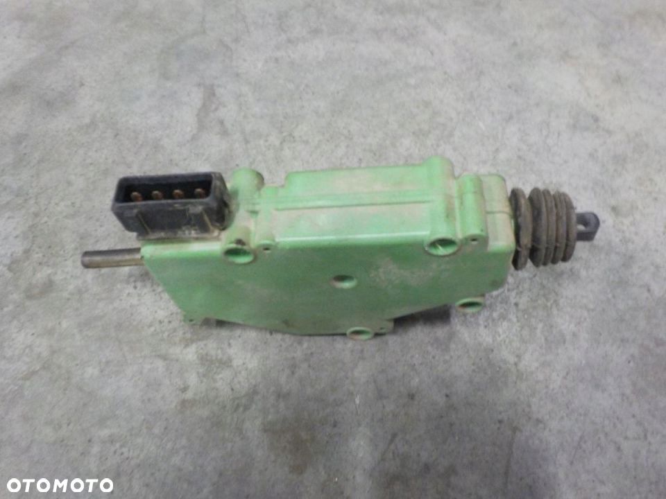 VW T4 SIŁOWNIK CENTRALNEGO ZAMKA 4-PIN DRZWI PRZÓD - 2