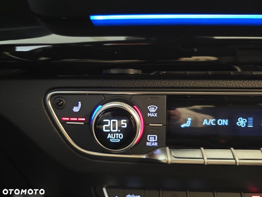 Audi Q5 Sportback - 25