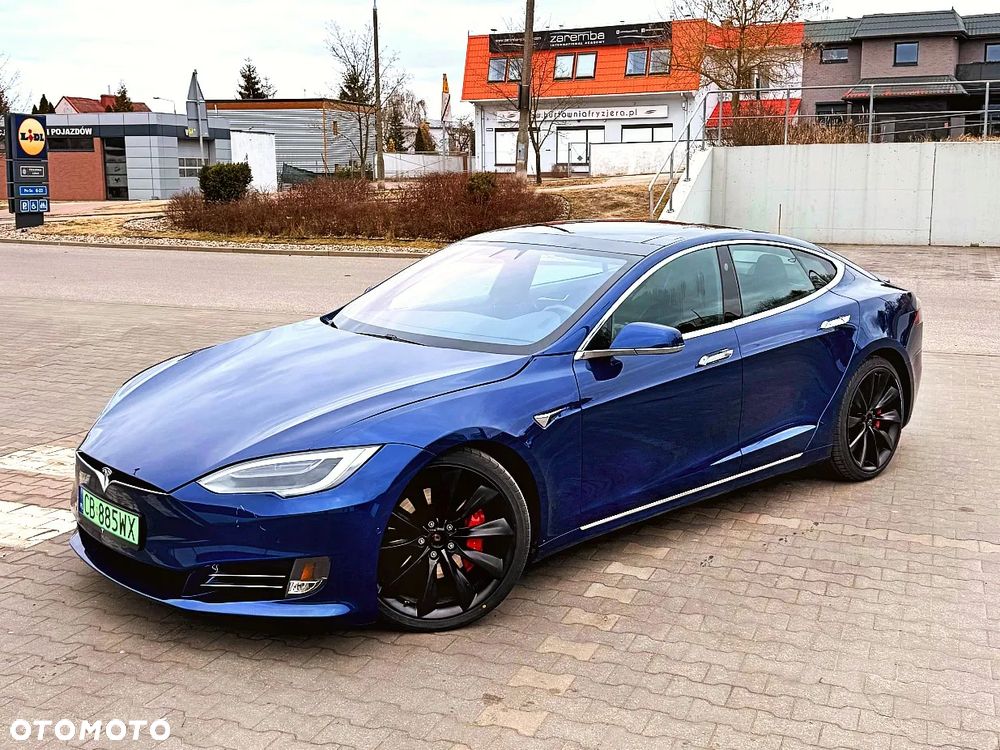 Tesla Model S 90 D Performance - 1