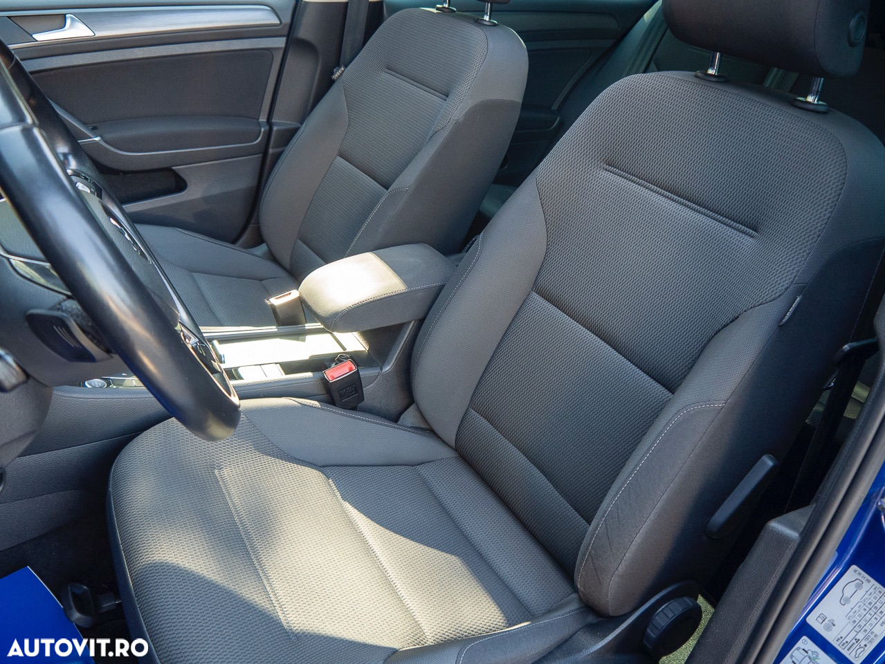 Volkswagen Golf 1.5 eTSI OPF DSG R-Line - 8
