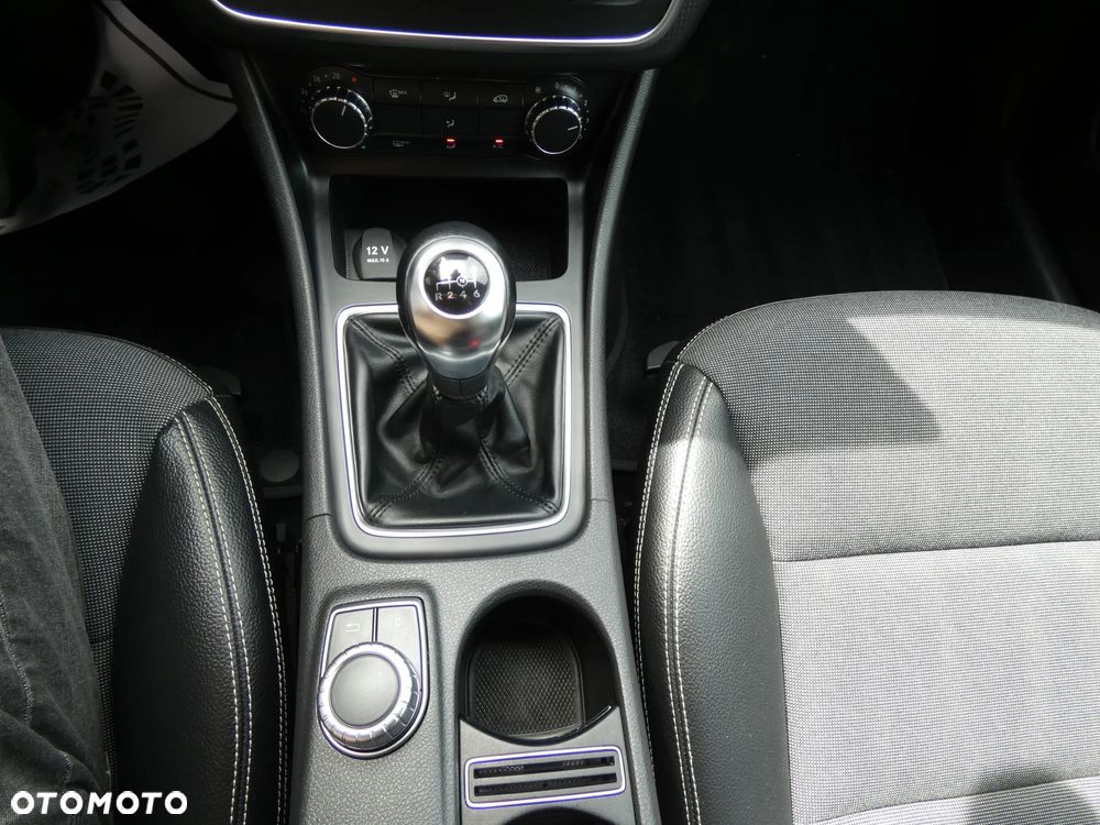 Mercedes-Benz Klasa A 180 (BlueEFFICIENCY) - 21