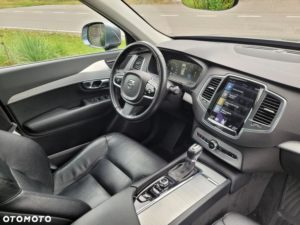 Volvo XC 90 T5 AWD Momentum - 10