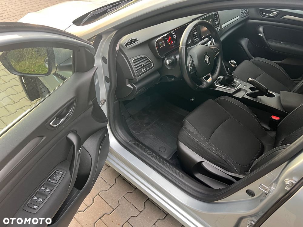 Renault Megane 1.5 Blue dCi Intens - 11