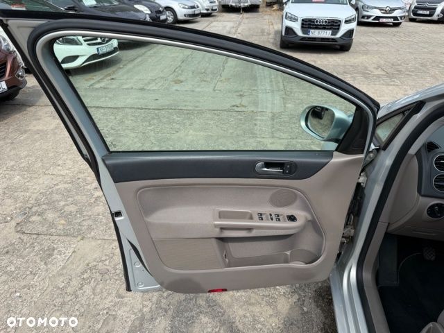 Volkswagen Golf Plus - 11