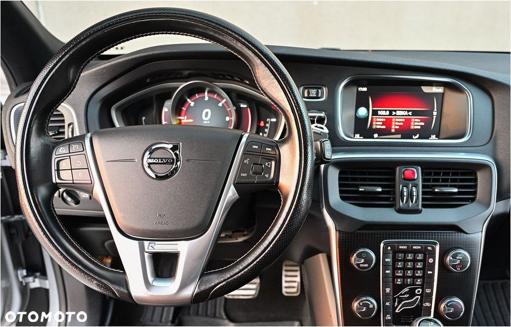 Volvo V40 D3 Geartronic RDesign - 20
