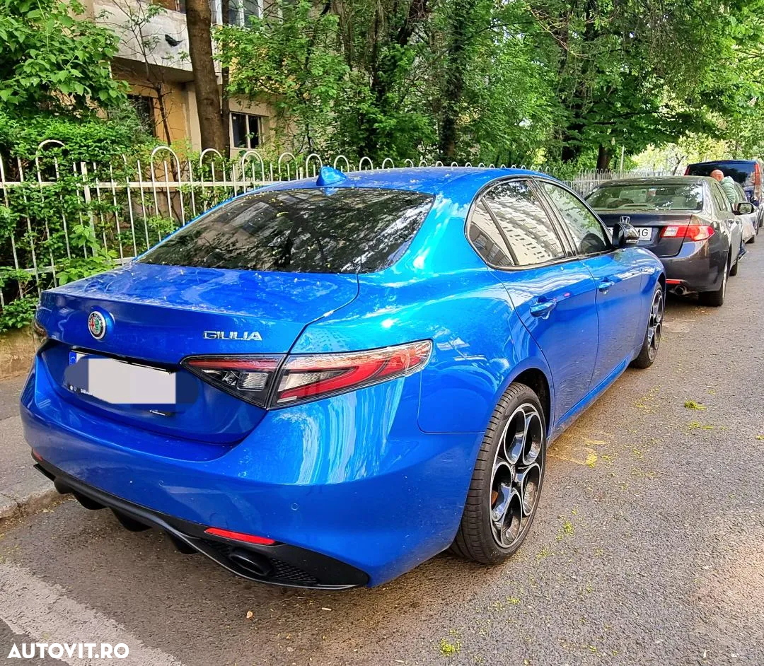 Alfa Romeo Giulia 2.0 Turbo AWD AT8 Veloce - 3