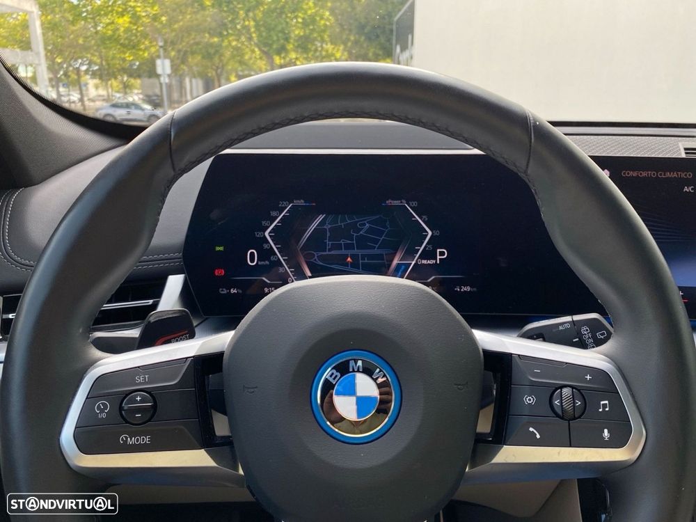 BMW iX1 xDrive30 Pack Desportivo M - 6