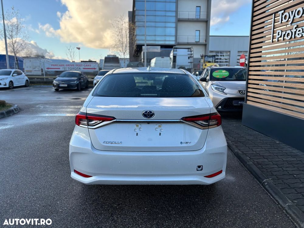 Toyota Corolla 1.8 HSD Business - 6