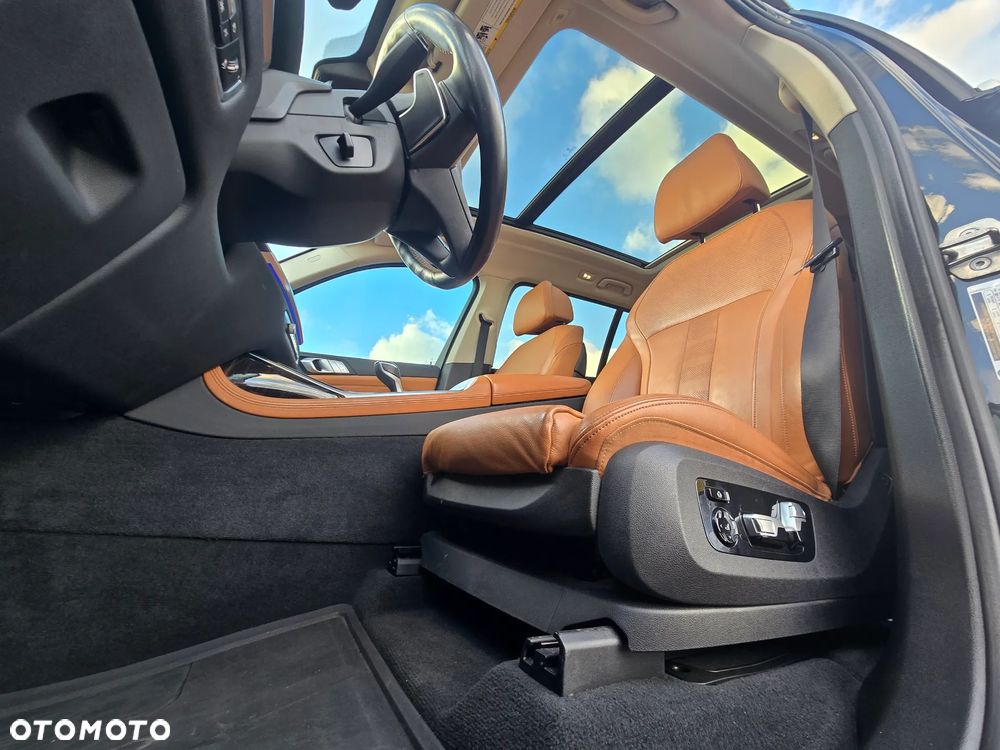 BMW X7 M50i - 24