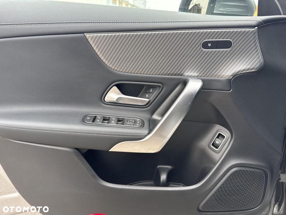 Mercedes-Benz CLA - 9