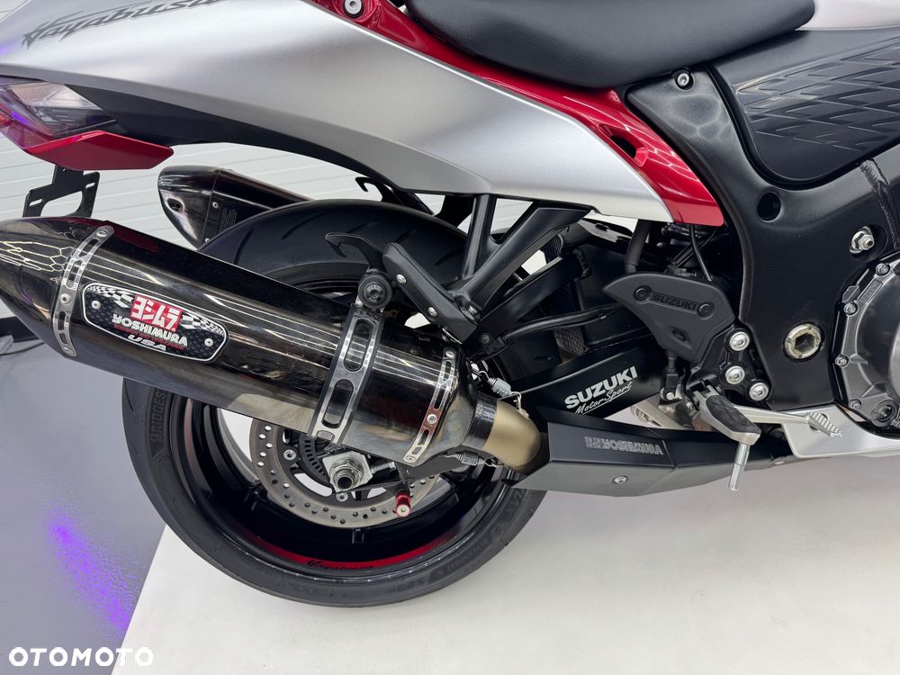 Suzuki GSX - 19