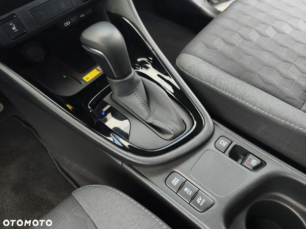 Toyota Yaris Hybrid 1.5 Style - 25