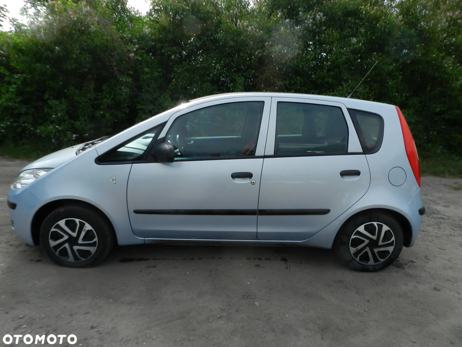Mitsubishi Colt - 9