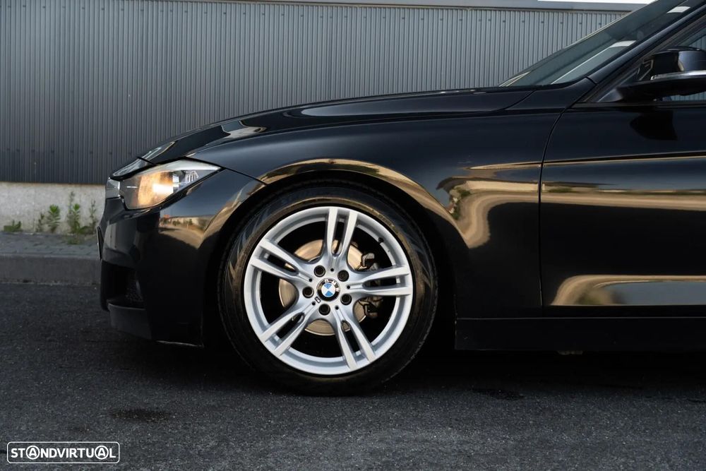 BMW 318 d Auto Line Sport - 37