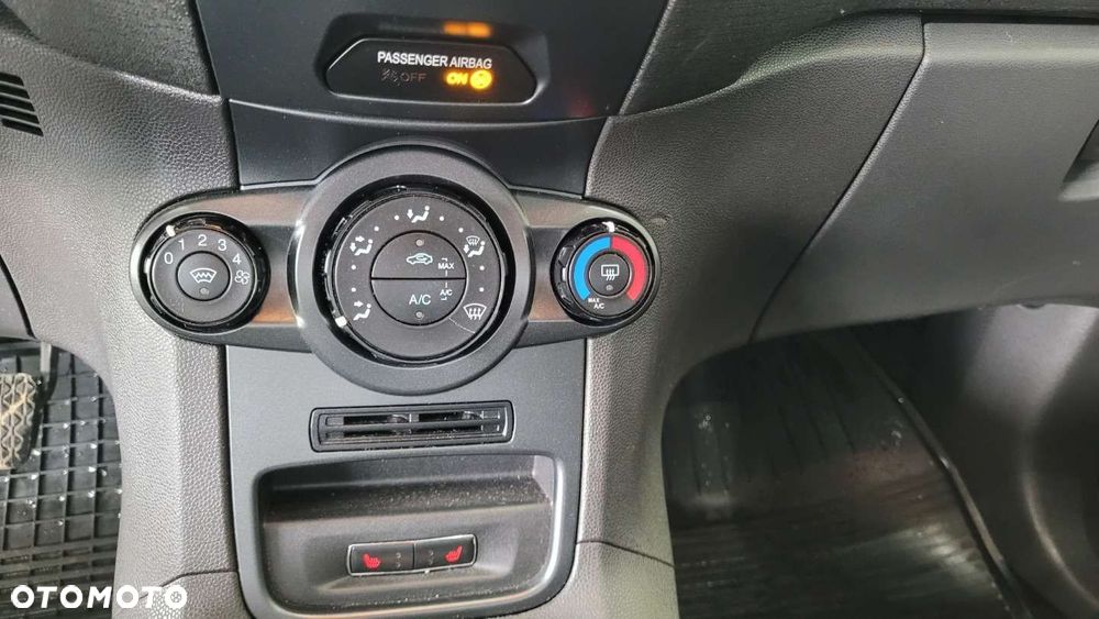 Ford Fiesta - 12