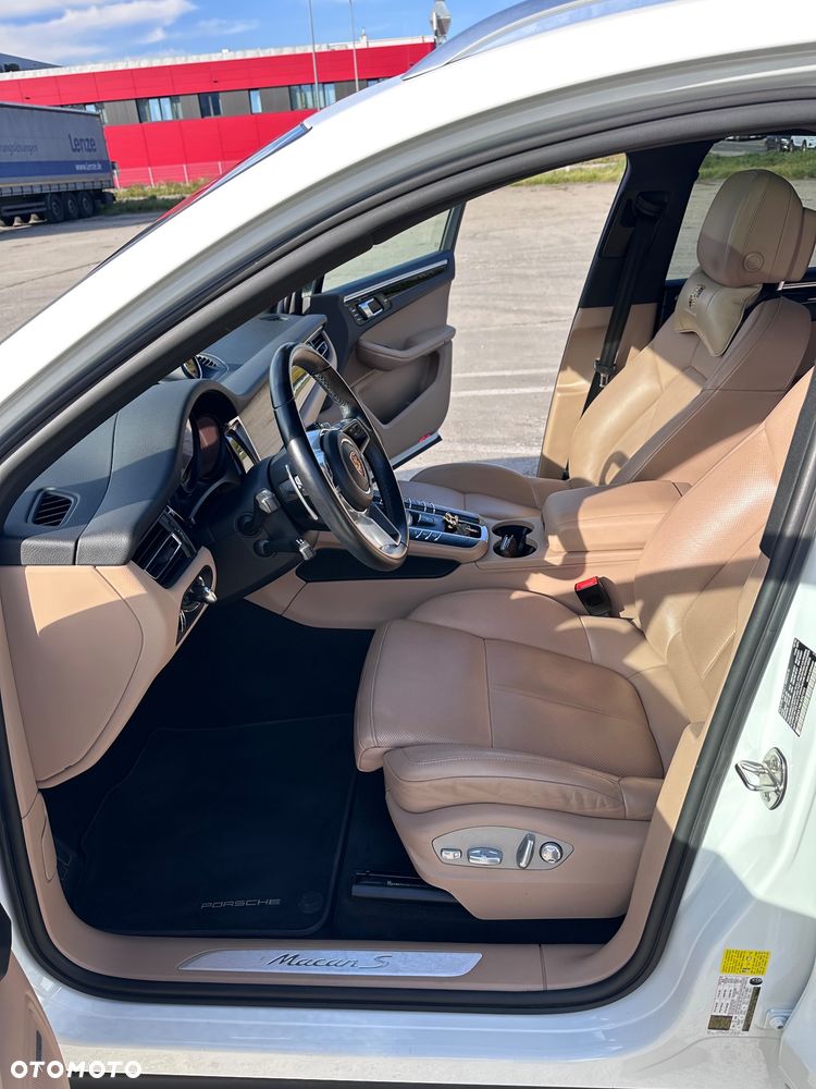 Porsche Macan S - 10