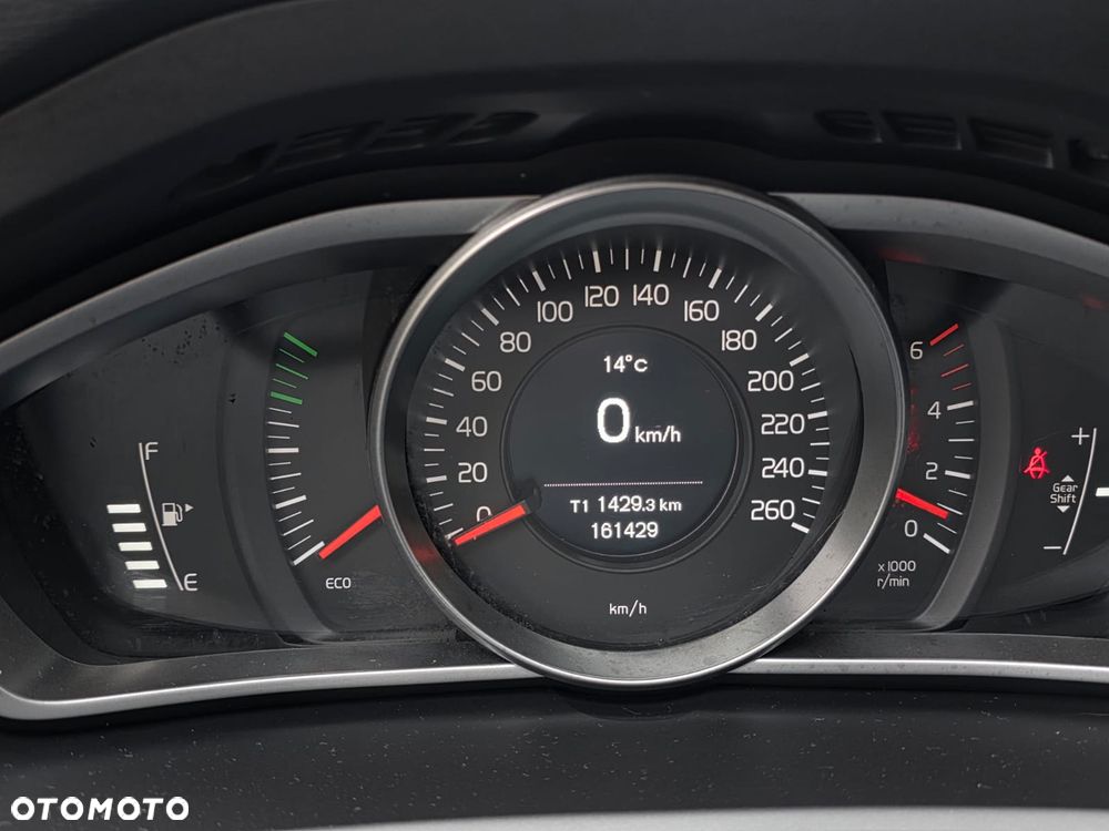 Volvo V40 D2 Momentum - 11