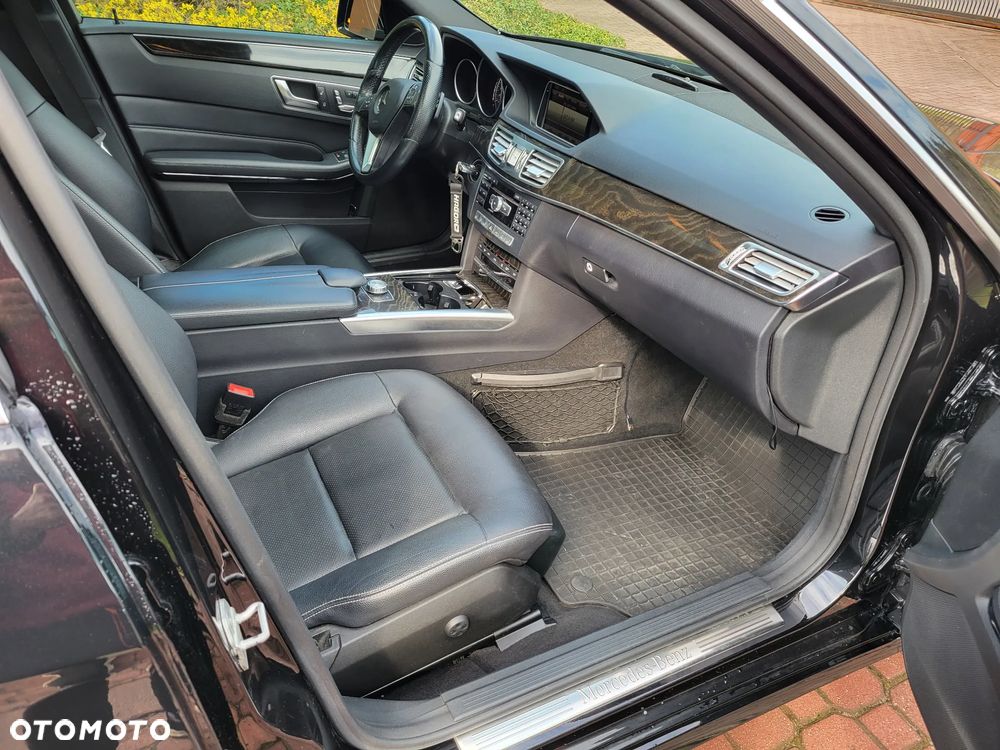 Mercedes-Benz Klasa E 250 BlueTEC 4Matic 7G-TRONIC Avantgarde - 16