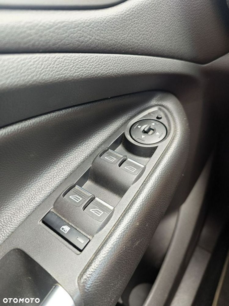 Ford Kuga - 26