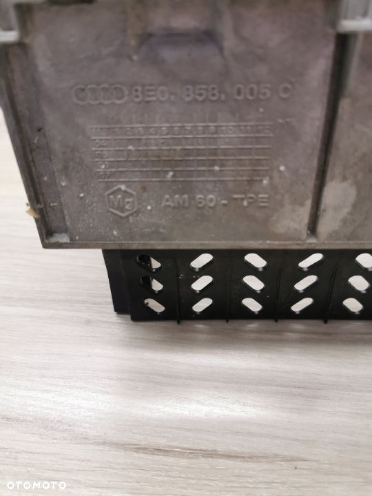 Audi A4 B6 B7 kosz alu ramka radia 2 DIN nawigacj - 2