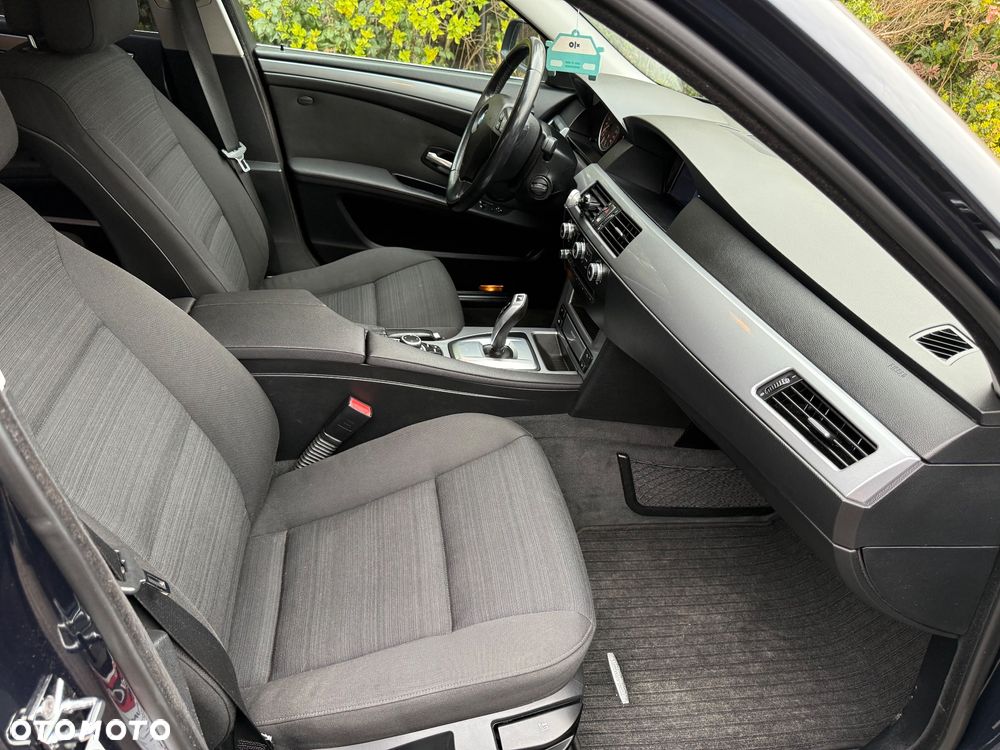 BMW Seria 5 520d Edition Exclusive - 32