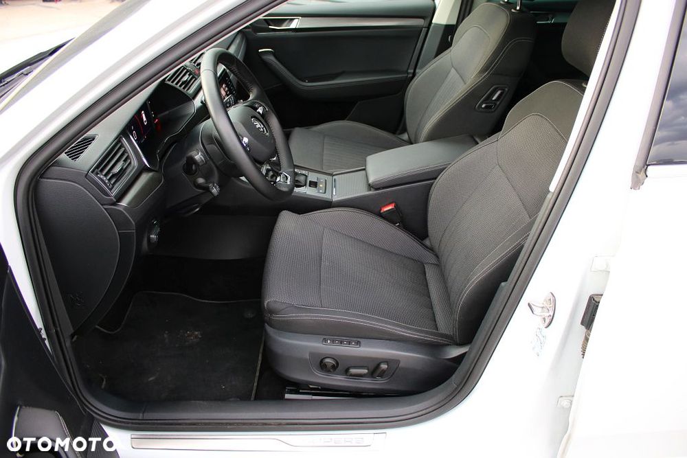Skoda Superb 2.0 TDI SCR Style DSG - 4