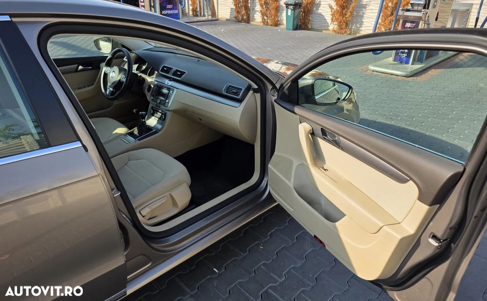 Volkswagen Passat - 10