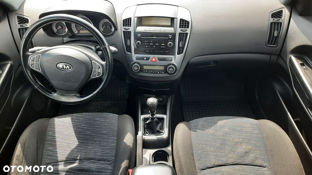Kia Ceed - 6